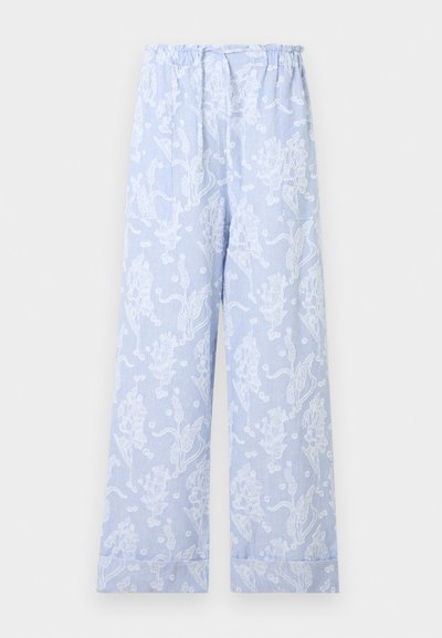 Ανοιχτό μπλε παντελόνια με φαρδιά μπατζάκια και ελαστική μέση, διακοσμημένα με λευκή φλοράλ δαντέλα και διακριτικές κάθετες ρίγες.