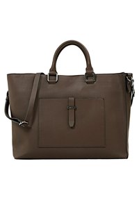 Brun läder toteväska med en strukturerad design, texturerad yta, två topphandtag, en avtagbar axelrem och en framficka.