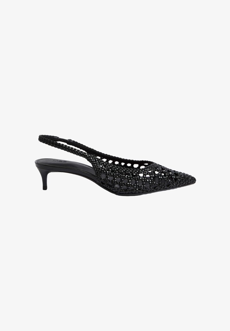 Černé slingback boty s špičatou špičkou a otevřeným síťovaným designem. Obsahují nízký podpatek a hladkou vnitřní podšívku. Lehká a flexibilní textura.