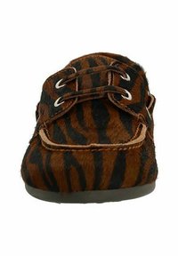 Braun- und schwarz gestreifte Schuhe aus Kunstfellmaterial, mit runder Zehenform, klassischem Schnürdesign und Gummisohle.