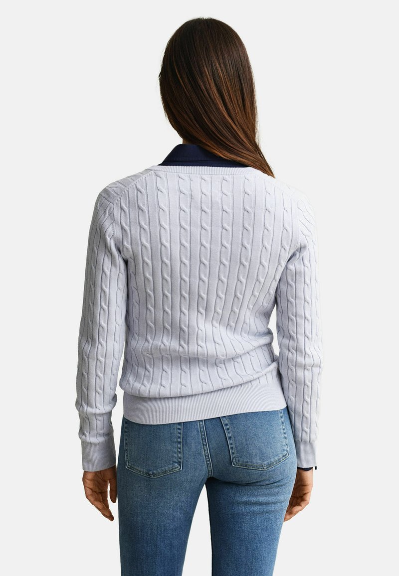 GANT STRETCH CABLE V-NECK - Svetr - light blue