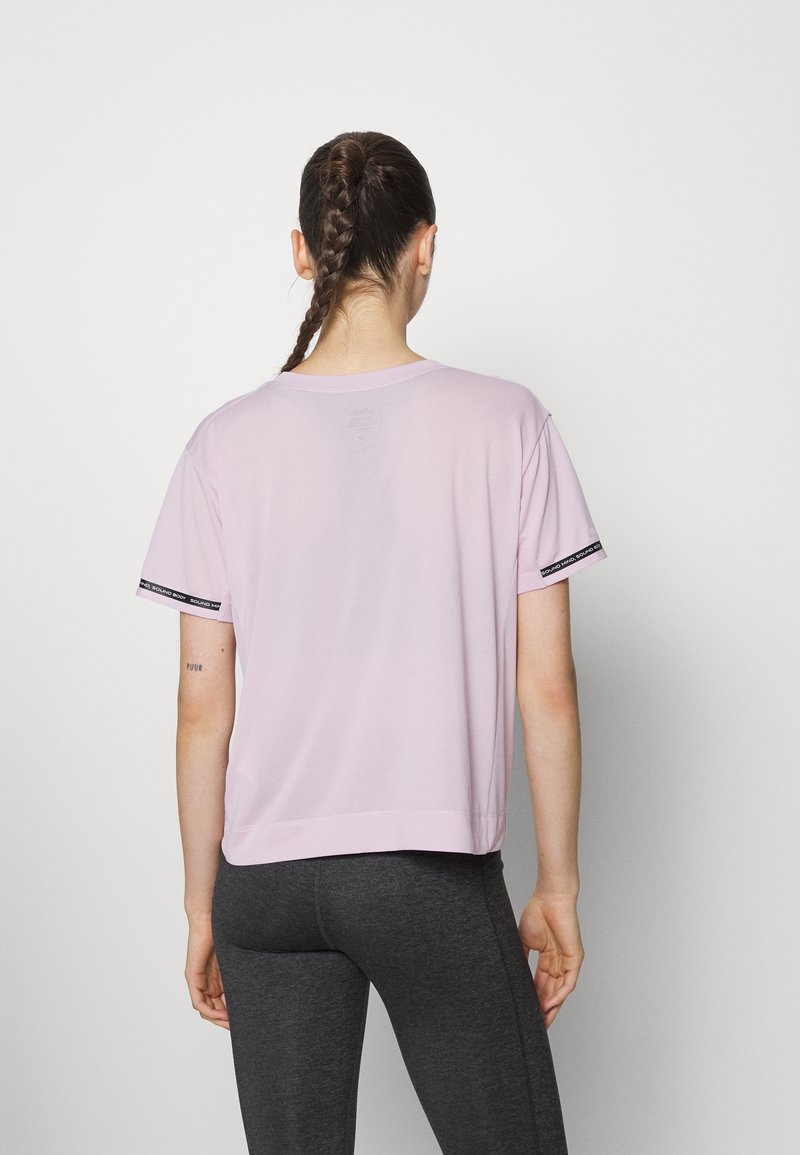 Damen Sportbekleidung | ASICS RACE CROP TOP Sport T-shirt barely rose/rosa - GR36552 Damen Sportbekleidung | ASICS RACE CROP TOP Sport T-shirt barely rose/rosa - GR36552