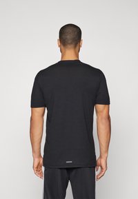 adidas Performance LES MILLS GRAPHIC - Spordi T-särk - black