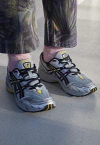 asics gel 1090 black