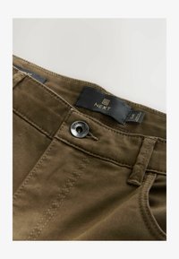 Unselected, tan brown