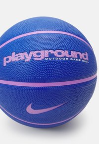 Nike Performance EVERYDAY PLAYGROUND GRAPHIC  - Pallacanestro - game royal/rush fuchsia
