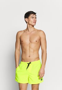 Quiksilver - EVERYDAY VOLLEY 15 - Shorts da mare - safety yellow Immagine in miniatura 1