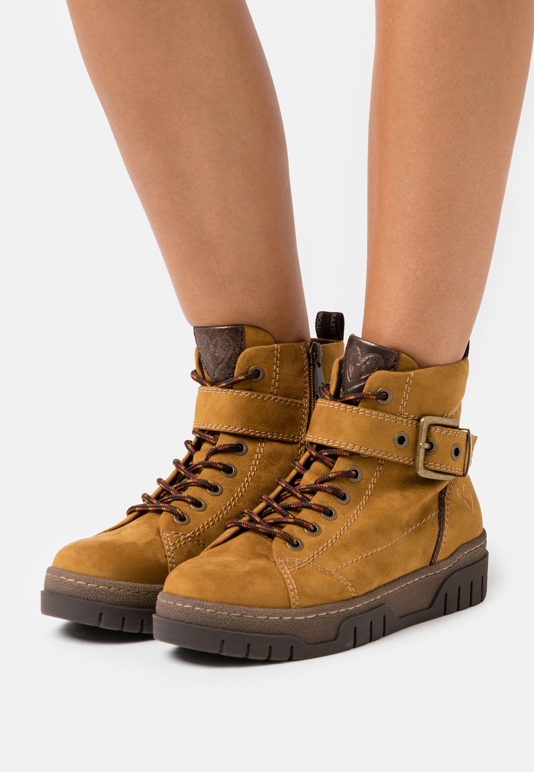 LOVE OUR PLANET by MARCO TOZZI Ankelboots mustard yellow LOVE OUR PLANET by MARCO TOZZI Joggesko yellow Zalando.no