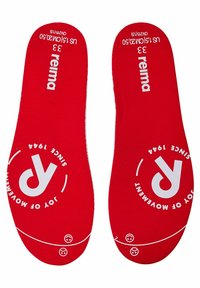Röda innersulor med en slät textur. Har vit branding, storlek 33, och en logotyp med texten "glädje av rörelse". Platt form, designad för skor.