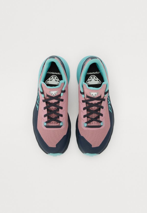 ULTRA - Hiking shoes2