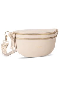 Beige Leder Bauchtasche mit zwei goldenen Reißverschlüssen, flachem Design und einem strukturierten Riemen mit aufgedruckten "EXPATRIÉ" Akzenten.