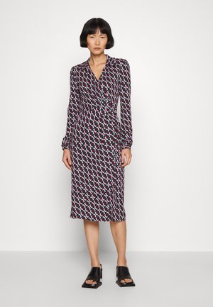 Day dress - cube geo medium wine pink