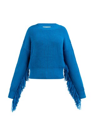 Modrý pletený svetr s širokým kulatým výstřihem, dlouhými rukávy a třásněmi na jedné straně. Textura je hrubá a žebrovaná.