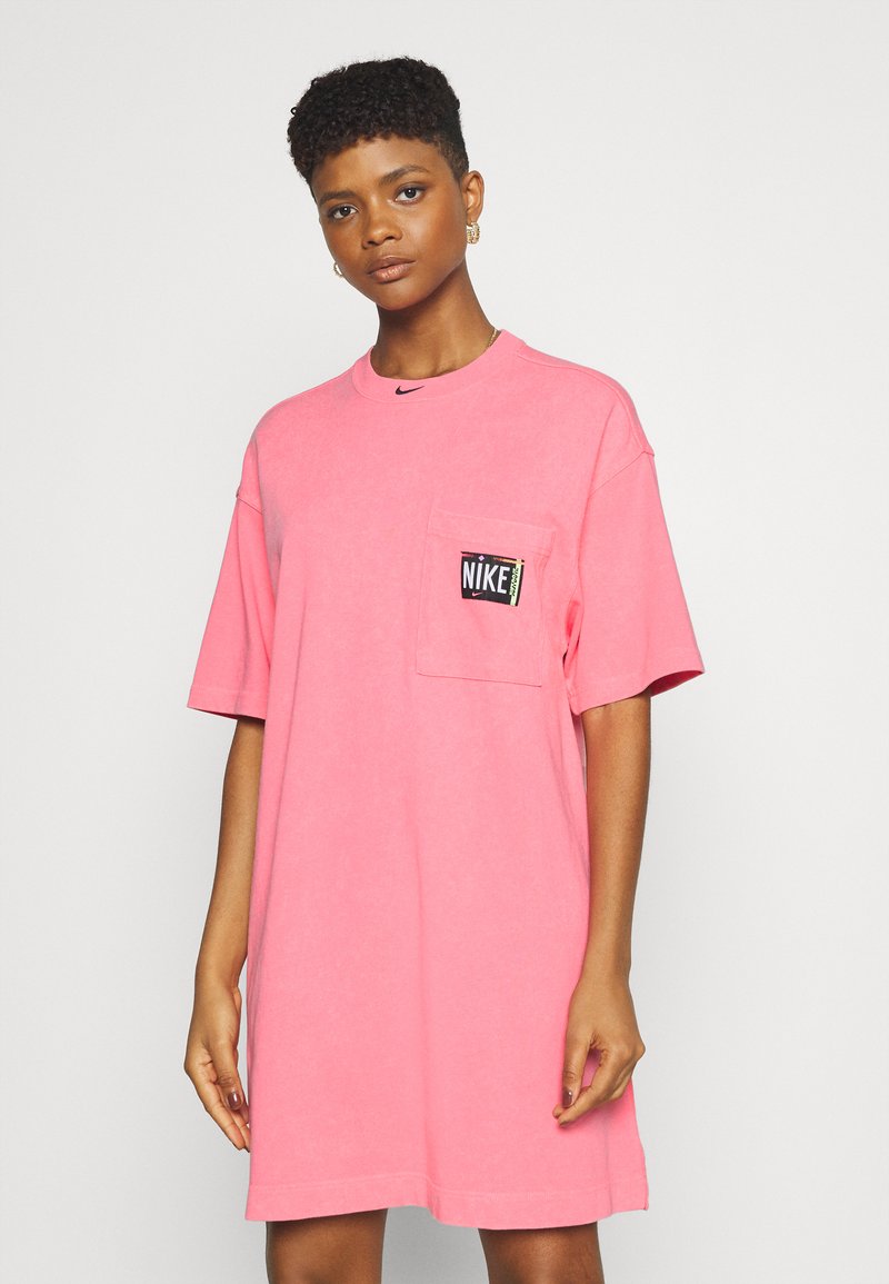 Nike Sportswear Jersey dress sunset pulse/black/pink Zalando.de