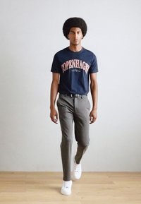 Lindbergh COPENHAGEN HERITAGE TEE - Camiseta estampada - navy