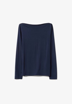 Chemise bleu marine à manches longues avec un large col bateau, tissu lisse et sans motifs ni logos visibles, posée à plat sur un fond blanc.