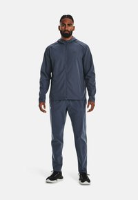Under Armour LAUNCH - Runningjack - downpour gray