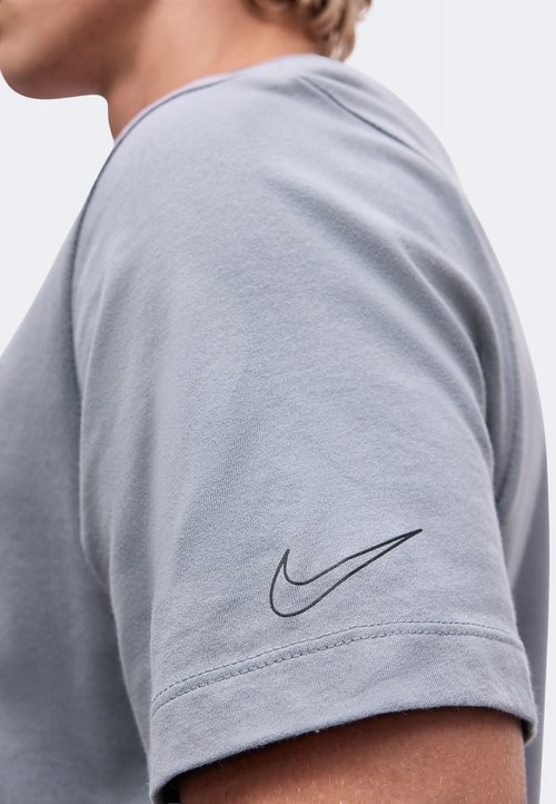 Nike Camiseta de hombre Gris — photo 6