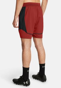 Under Armour CHALLENGER PRO TRAINING - Spordišortsid - earthen orange