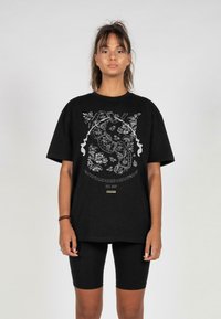 MJ Gonzales PAISLEY HEAVY OVERSIZED TEE - Triko s potiskem - black