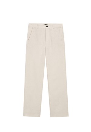 Jasnobeżowe spodnie o prostych nogawkach z pętlami na pasek, bocznymi kieszeniami i czarnym zapięciem na guzik w pasie.