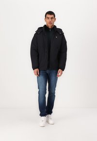 Lyle & Scott PADDED PUFFER JACKET - Vinterjakke - jet black