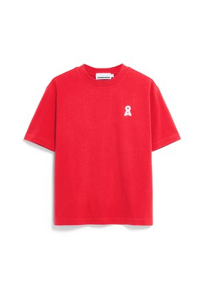 Rotes T-Shirt mit kurzen Ärmeln und Rundhalsausschnitt, mit kleinem weißen schlüssellochartigem Logo auf der linken Brust, dargestellt auf weißem Hintergrund.