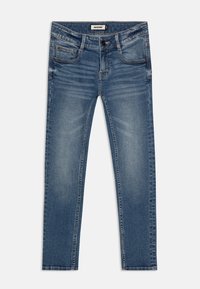 Jeans de mezclilla azul oscuro con corte recto, que presentan un cierre de botón, cinco bolsillos y un sutil desgaste en los muslos.