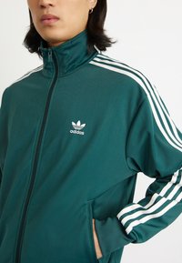 adidas Originals FBIRD - Sweatjakke - mineral green