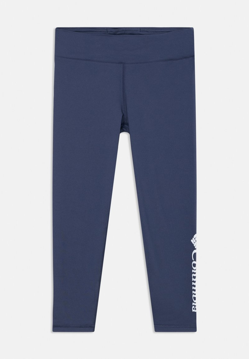 Tums zilas leggingas, kas izgatavotas no elastīga auduma, ar platām jostasvietām un baltu logo uz apakšējās kājas. Gluda tekstūra, pilna garuma dizains.