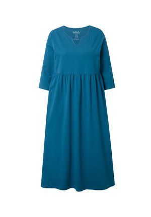 Abito di cotone turchese con scollo a V e maniche a tre quarti, caratterizzato da una vita arricciata e una vestibilità comoda, che arriva a metà polpaccio.