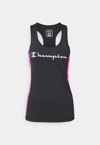 Svart linne med rosa sidokanter, som har en stor grå "Champion"-logotyp på framsidan. Materialet verkar vara slätt och elastiskt.