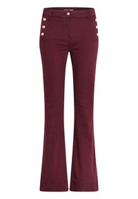 Pantalons évasés bordeaux en mélange de coton, avec des accents de boutons dorés sur les poches avant et une finition lisse et texturée.