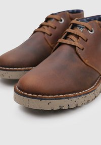 CallagHan Bottines à lacets - camel