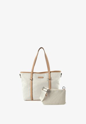 Sac fourre-tout beige avec poignées et garniture couleur cannelle, accompagné d'une petite pochette assortie avec une sangle détachable, tous deux en tissu texturé.