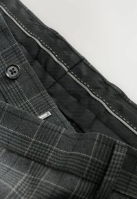 Next REGULAR FIT - TAILORED FIT TRIMMED CHECK  - Oblekové kalhoty - charcoal grey