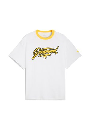 Hvid bomulds t-shirt med gule runde halsudskæringer og manchetter. Har "Dortmund" i sort kursiv skrift på fronten. Korte ærmer.