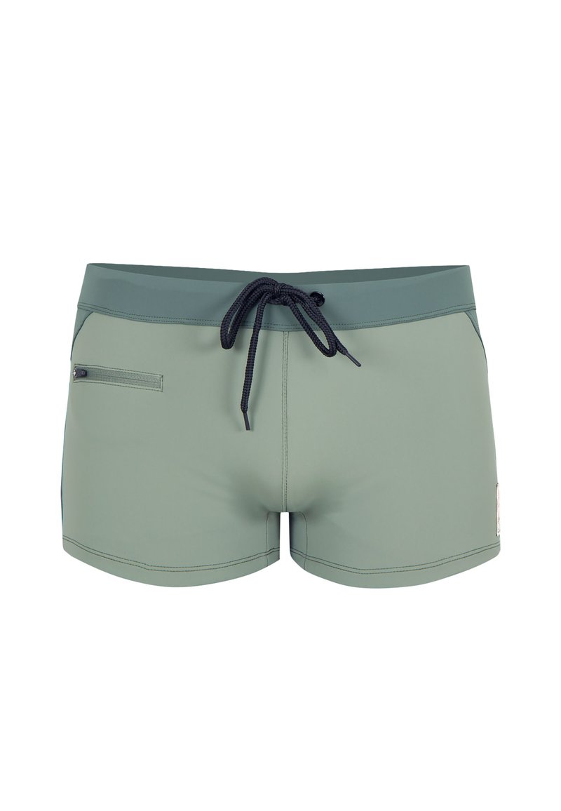 Shorts de bain verts en matière extensible, dotés d'une ceinture à cordon de serrage, d'une poche latérale et de détails de couture contrastants.