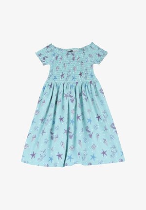 Robe à manches courtes en tissu bleu clair avec un corsage smocké, ornée de motifs violets de coquillages, hippocampes et étoiles.