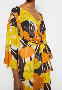 The Kooples Koktejlové šaty / šaty na párty - yellow