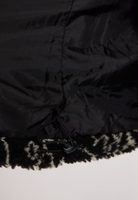 YOURTURN UNISEX - Fleecetakki - black