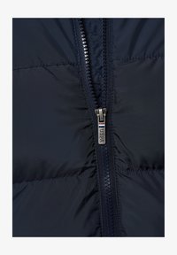 Valimata, dark sapphire