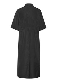 Vestito nero a camicia realizzato in un tessuto morbido e leggero. Caratterizzato da maniche corte, collo a camicia e vita elasticizzata per una vestibilità ottimale.