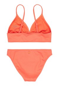 Koraliowy zestaw bikini Roxy z teksturowanej tkaniny. Top posiada trójkątne miseczki i cienkie ramiączka; dół ma detal w postaci guzika z tyłu.