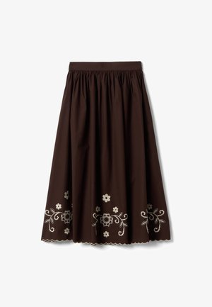 Brauner Midirock mit geraffter Taille, wellenförmigem Saum und hellfarbiger Blumenstickerei am unteren Rand.