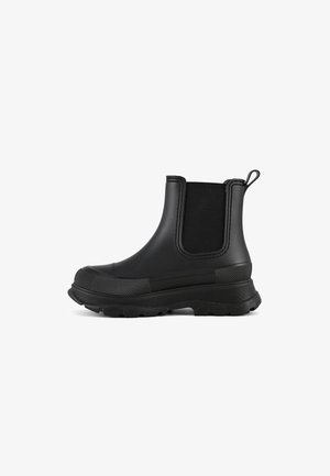 Platform ankle boots - black