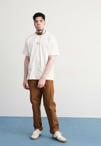 Nike Sportswear AIR - Marškinėliai su spaudiniu - white/black