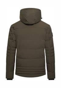 Dunkelolivgrüne gepolsterte Winterjacke mit Kapuze, langen Ärmeln und sichtbaren Nähten, von hinten vor einem weißen Hintergrund gezeigt.