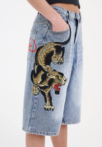 Ed Hardy PANTHER CRAWL  - Shorts di jeans - bleach