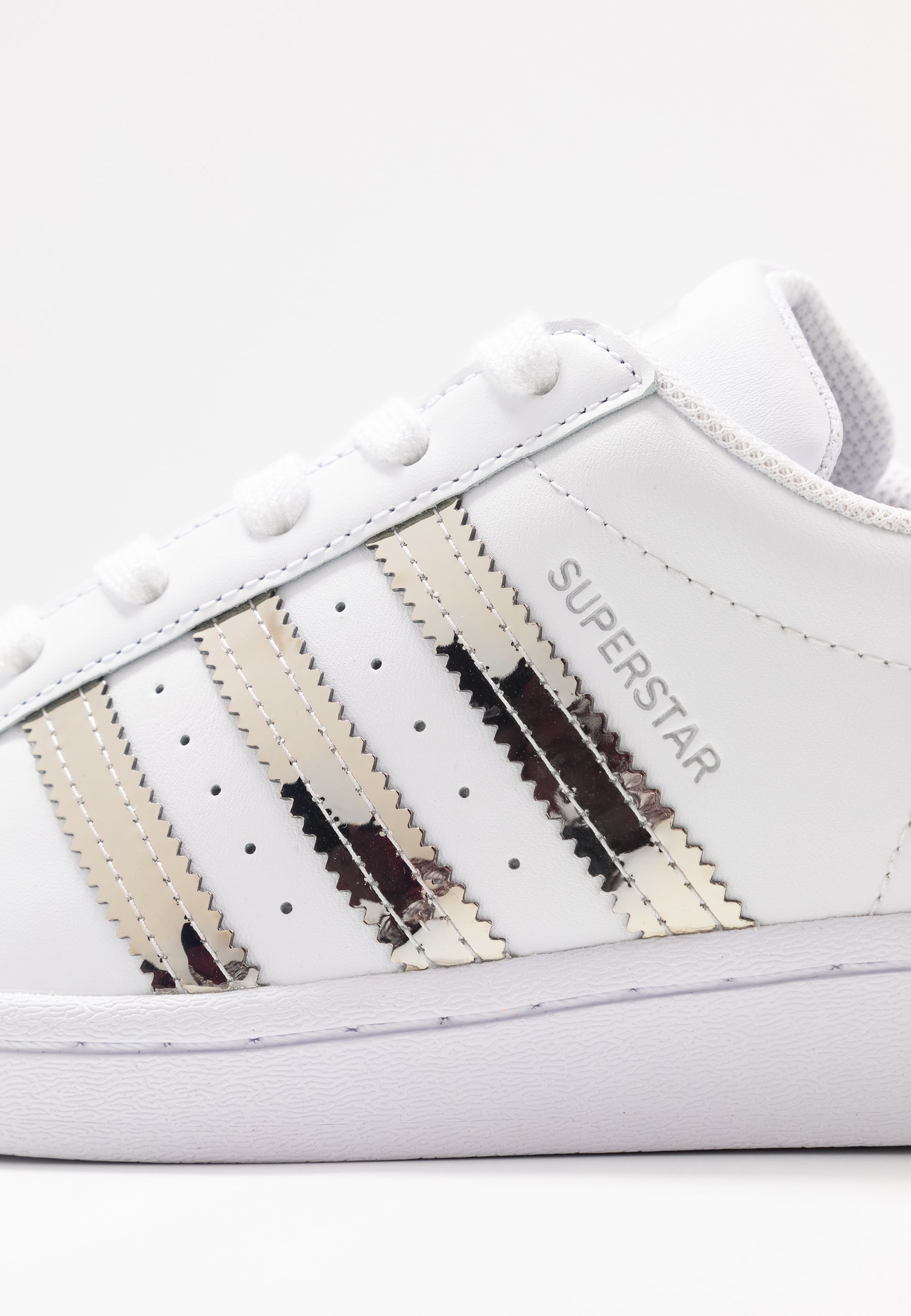 adidas metallic superstar